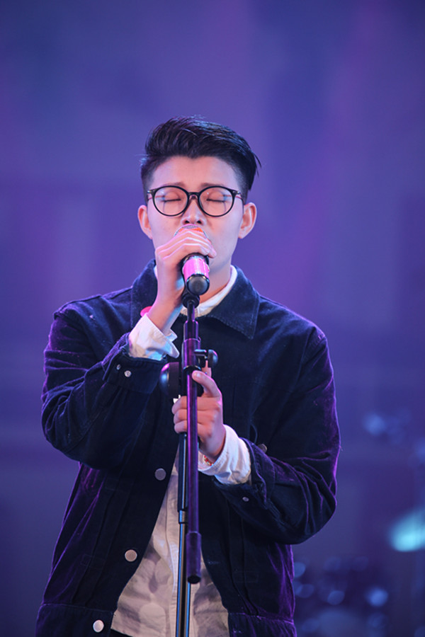 av片
十佳歌手演唱会暨艺术团结汇顺利举行